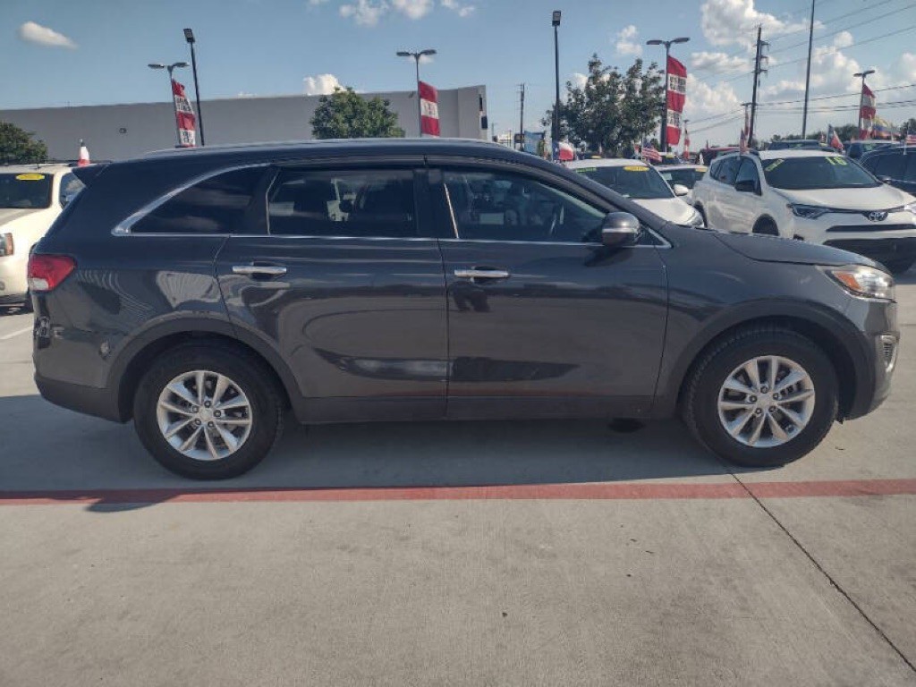 2017 Kia Sorento Image 8