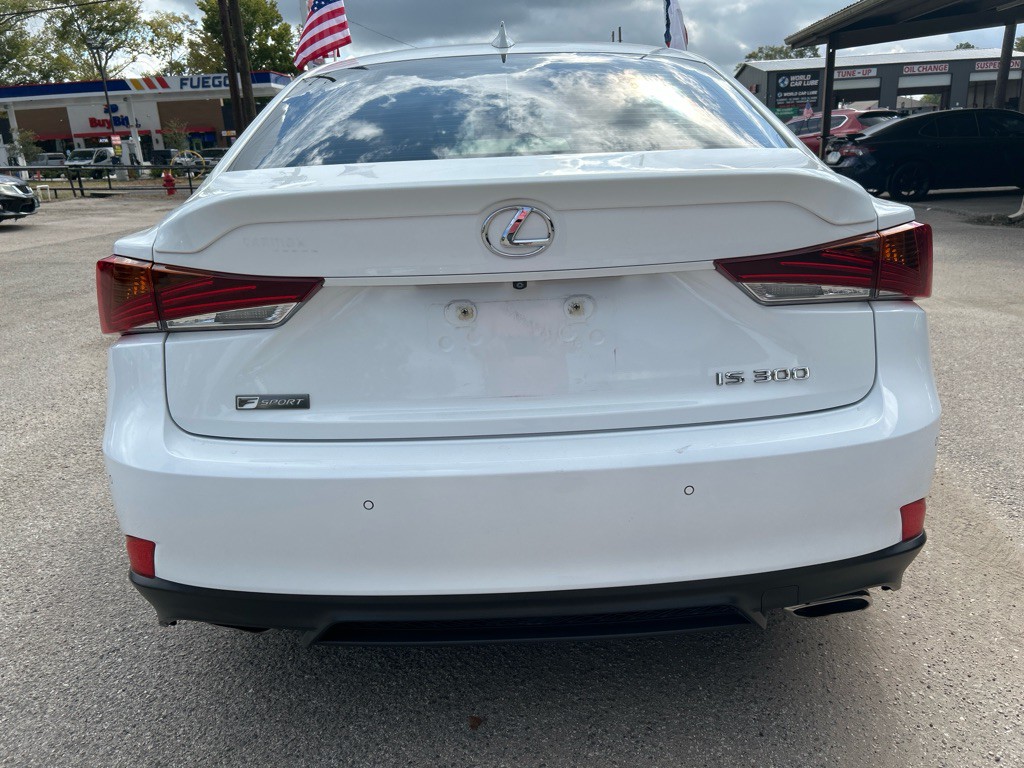 2019 Lexus IS 300 Image 6