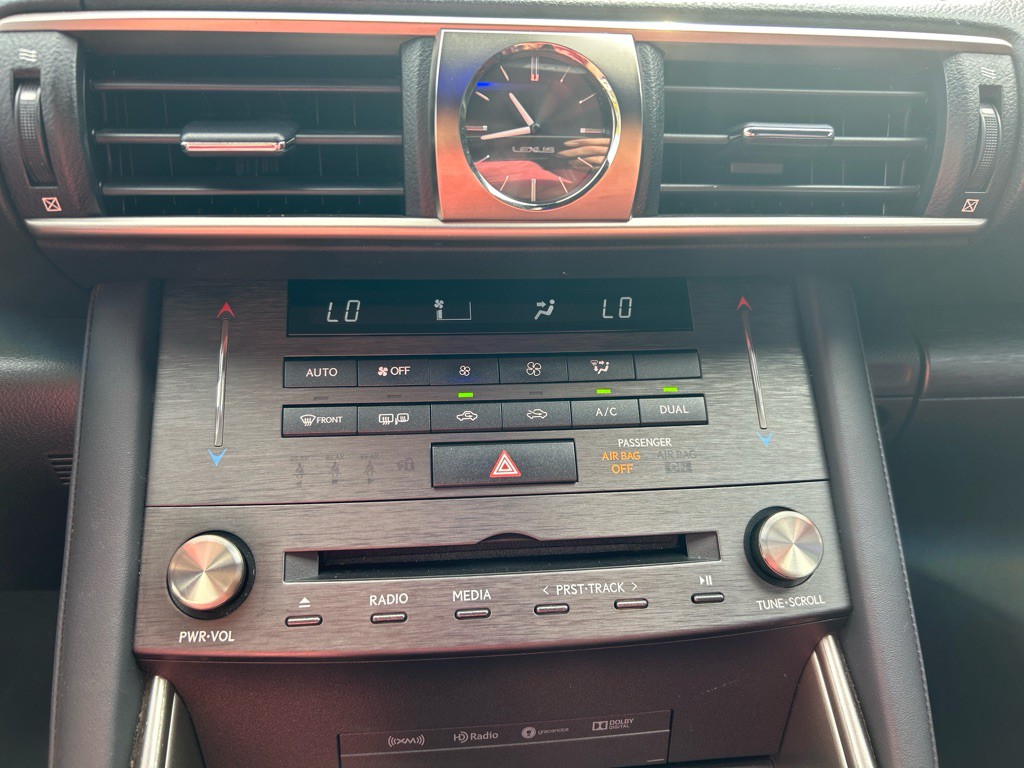 2019 Lexus IS 300 Image 17