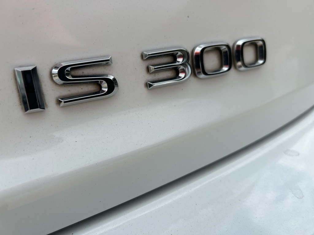 2019 Lexus IS 300 Image 27