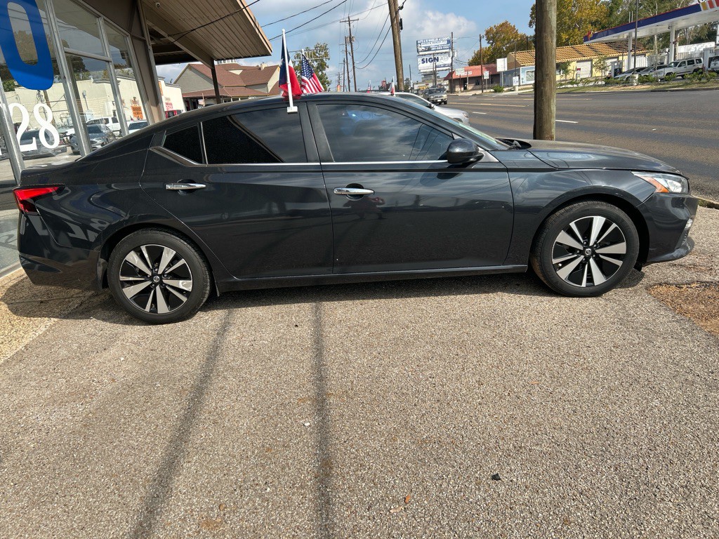 2021 Nissan Altima Image 4