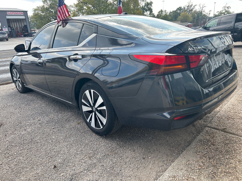 2021 Nissan Altima Image 7