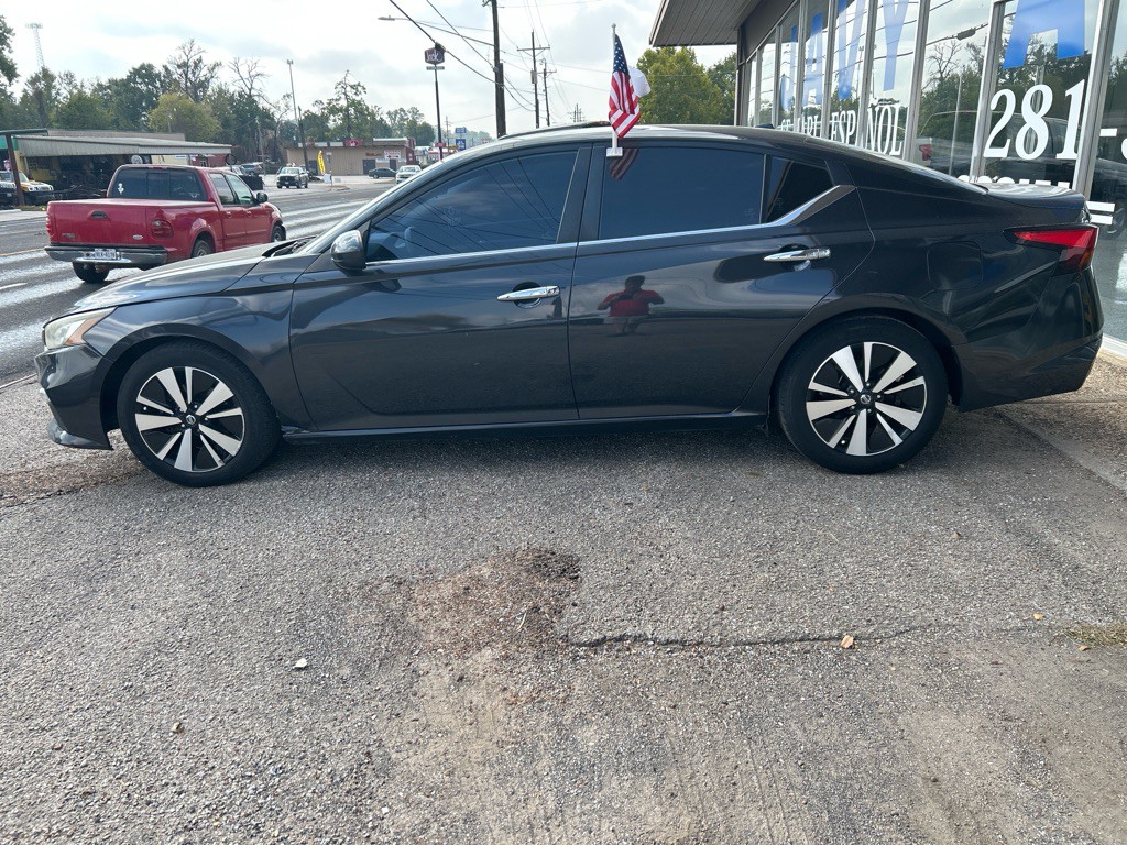 2021 Nissan Altima Image 8