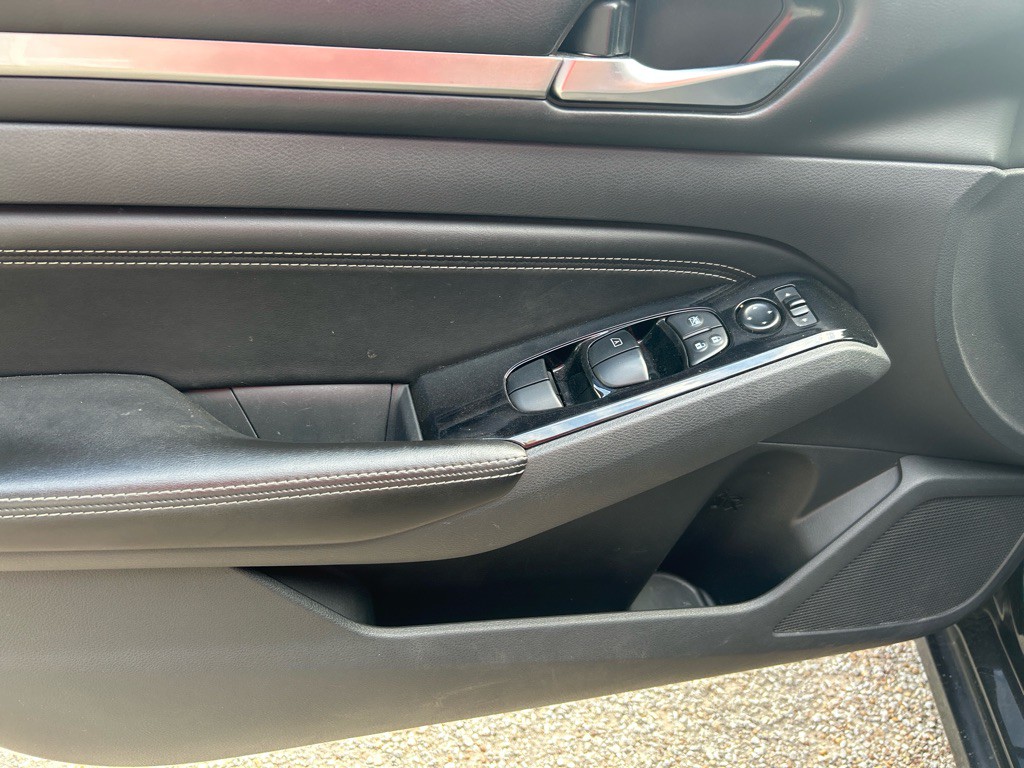 2021 Nissan Altima Image 9