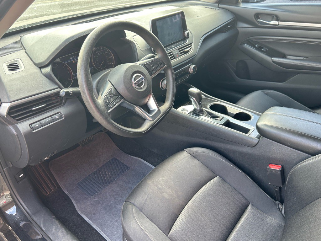 2021 Nissan Altima Image 10