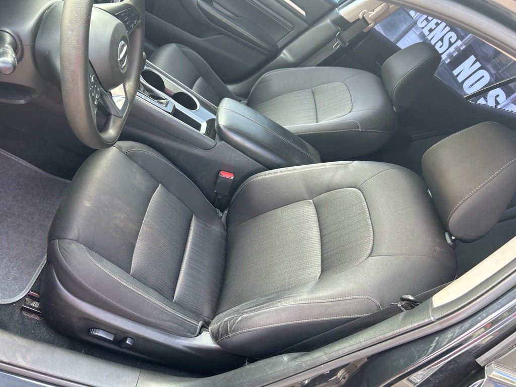 2021 Nissan Altima Image 11