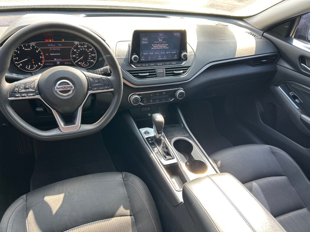 2021 Nissan Altima Image 23