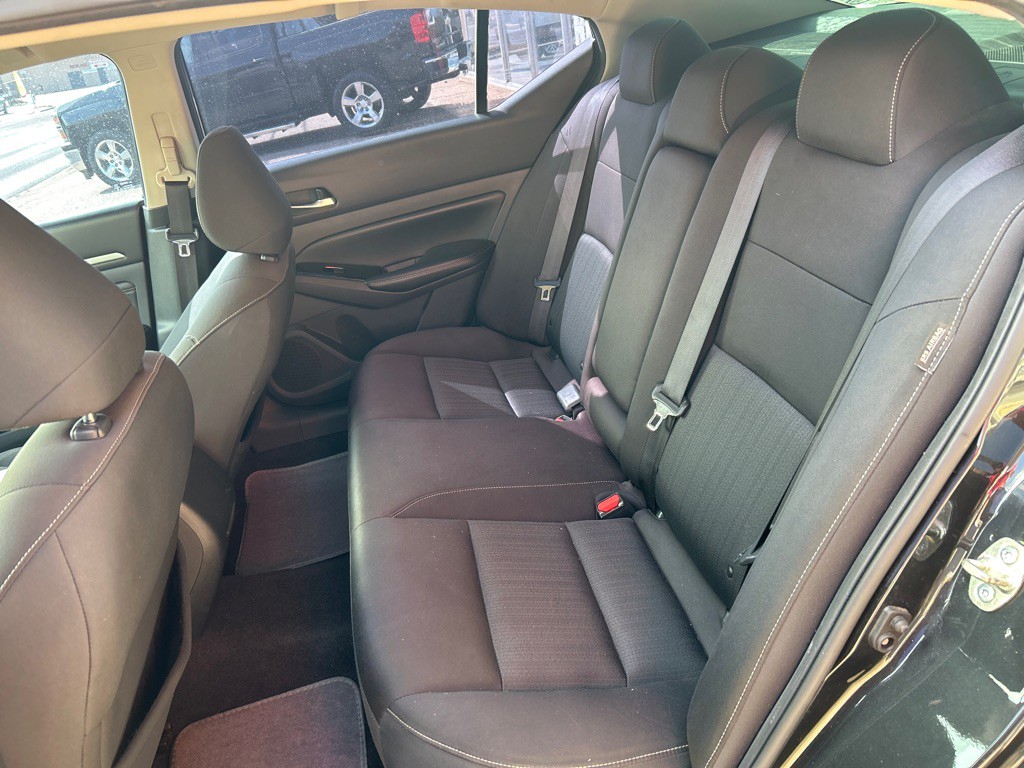 2021 Nissan Altima Image 24