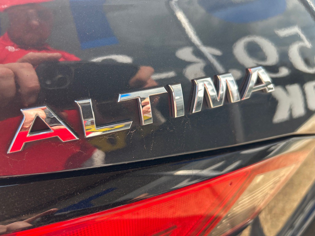 2021 Nissan Altima Image 25