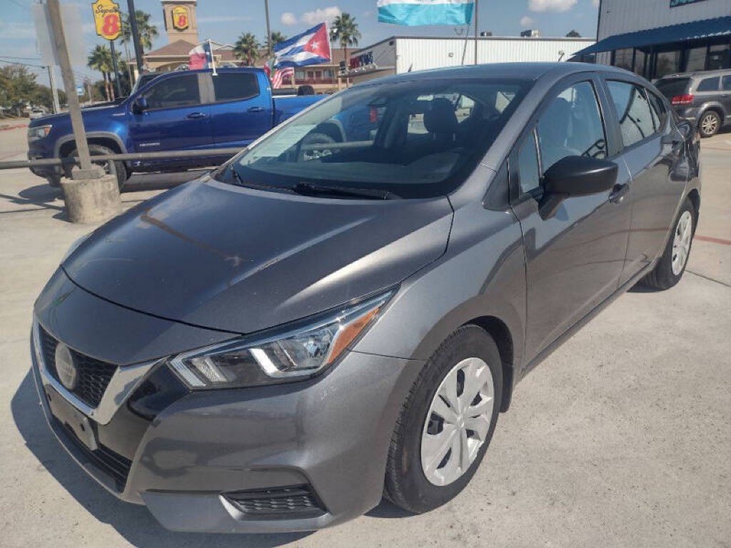 2021 Nissan Versa Image 1