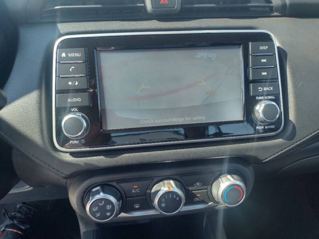 2021 Nissan Versa Image 12