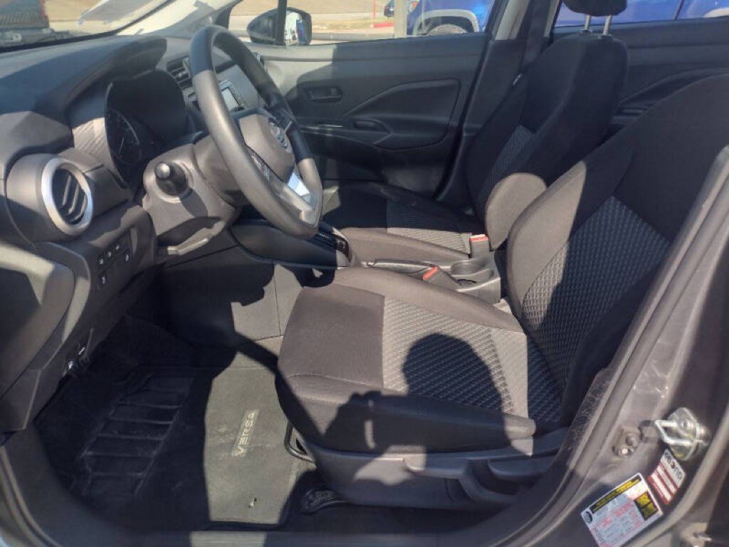 2021 Nissan Versa Image 14