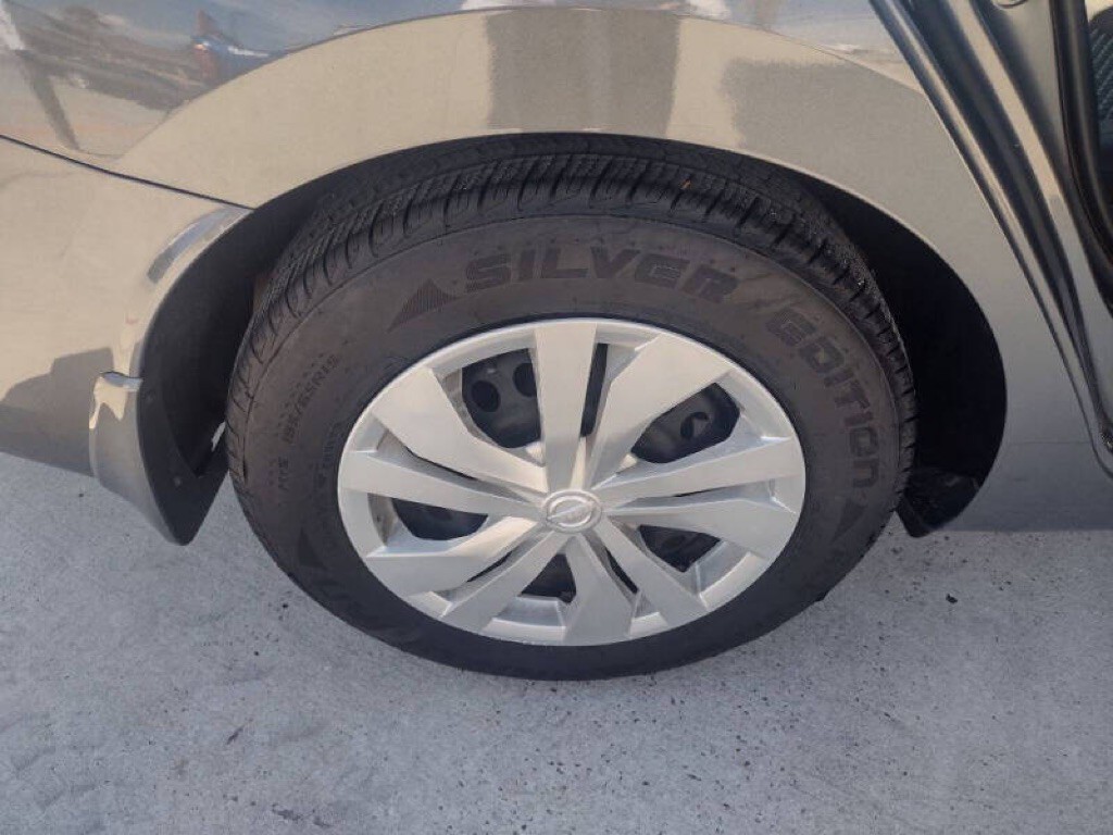 2021 Nissan Versa Image 20