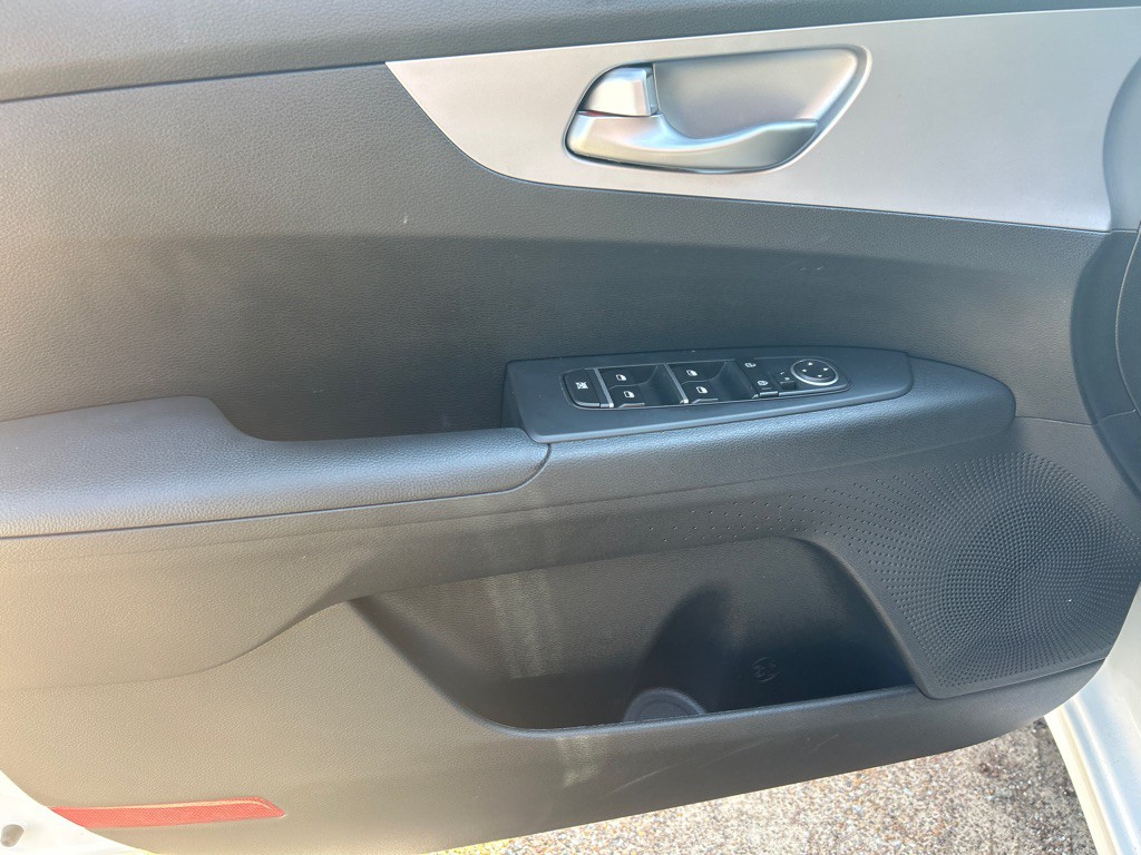 2023 Kia Forte Image 9