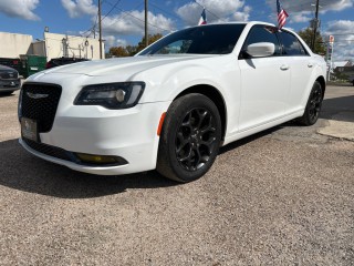 Image for 2019 Chrysler 300 S ID: 6995133
