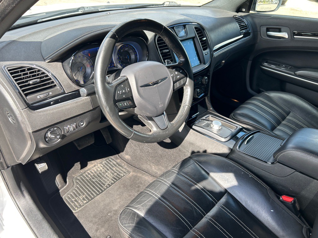 2019 Chrysler 300 Image 13