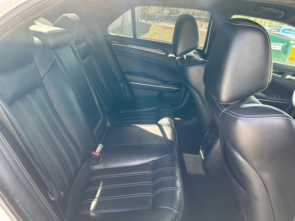 2019 Chrysler 300 Image 31