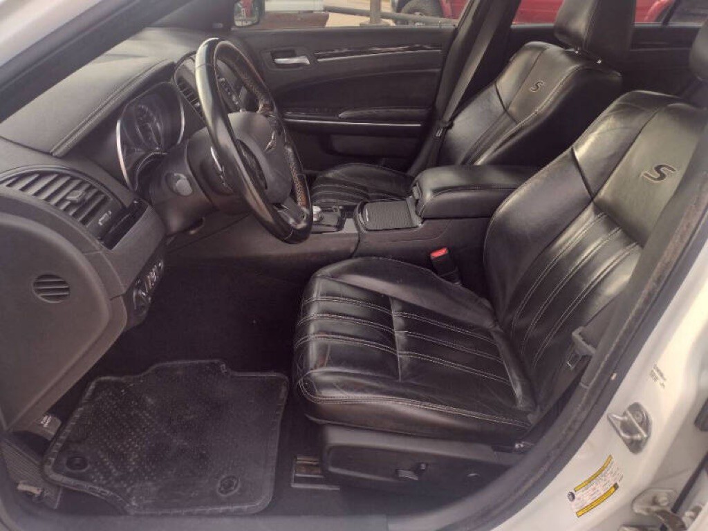 2021 Chrysler 300 Image 11