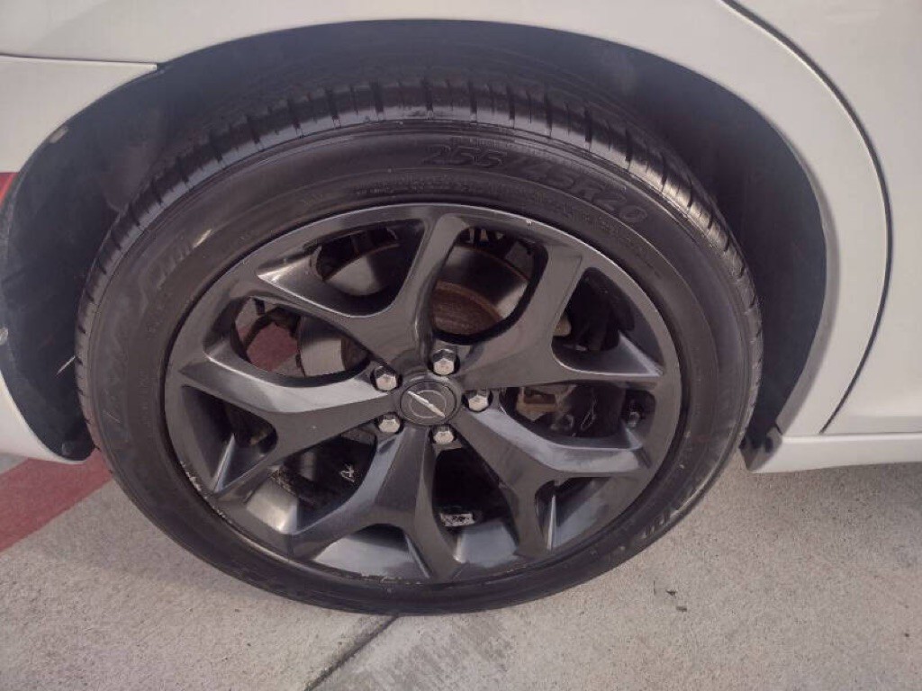 2021 Chrysler 300 Image 18