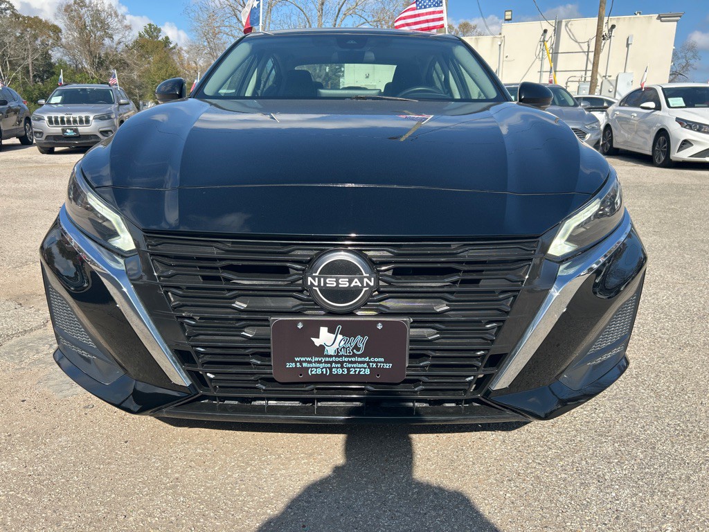 2023 Nissan Altima Image 2