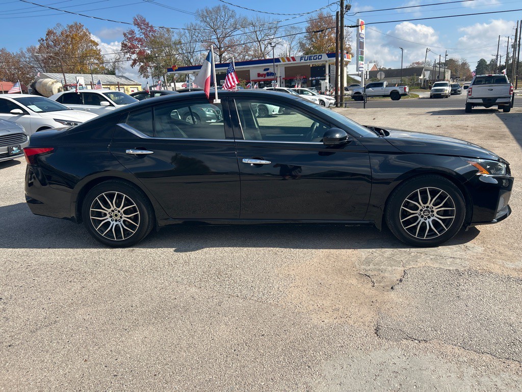 2023 Nissan Altima Image 4
