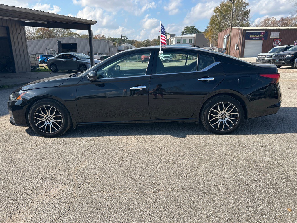 2023 Nissan Altima Image 8