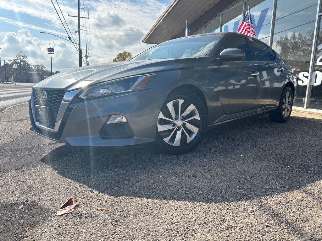 2021 Nissan Altima Image 1