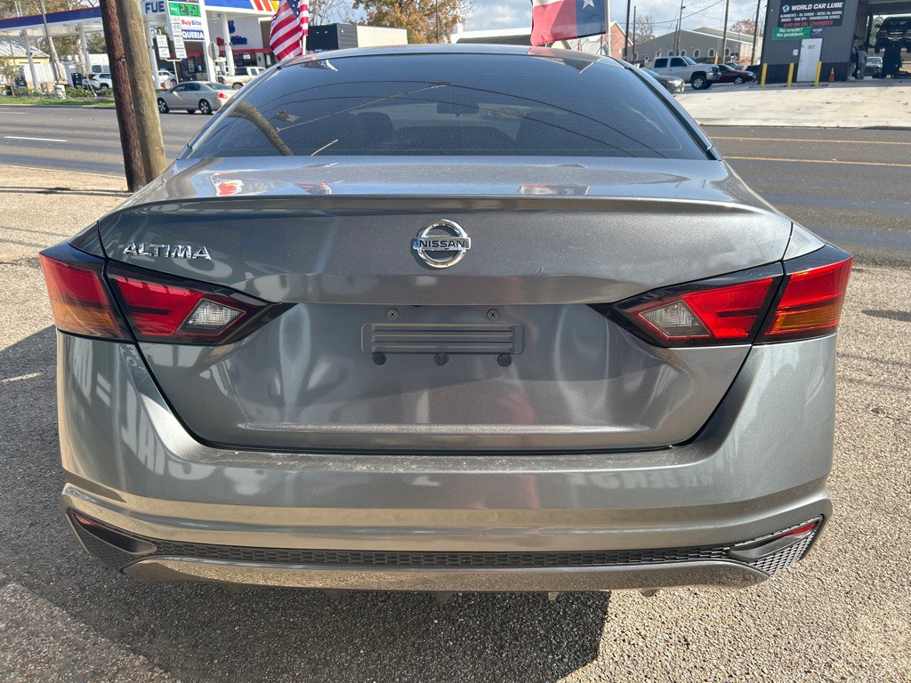 2021 Nissan Altima Image 6