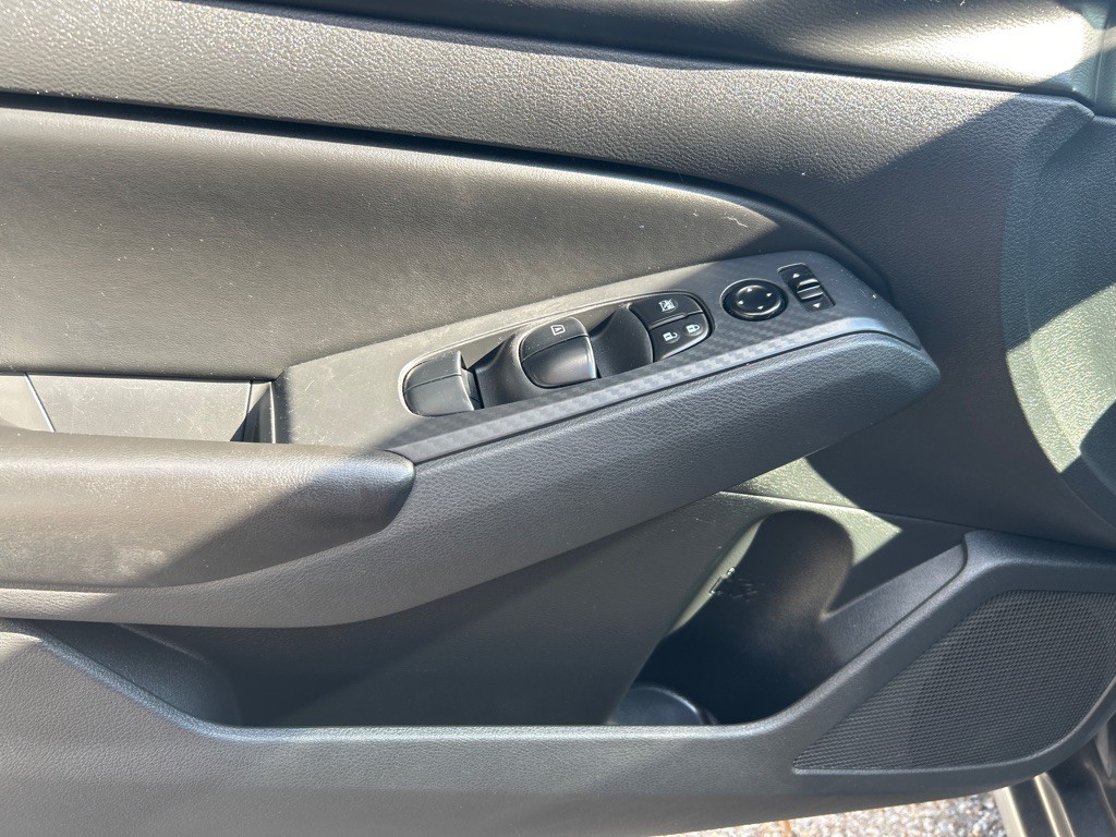 2021 Nissan Altima Image 9