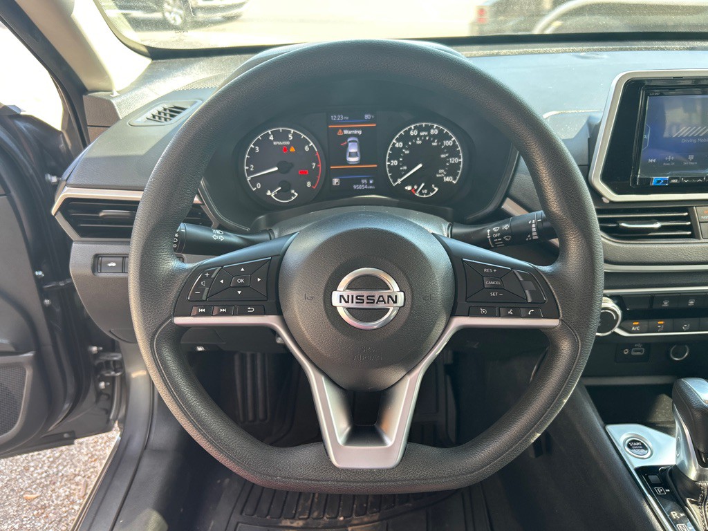 2021 Nissan Altima Image 13