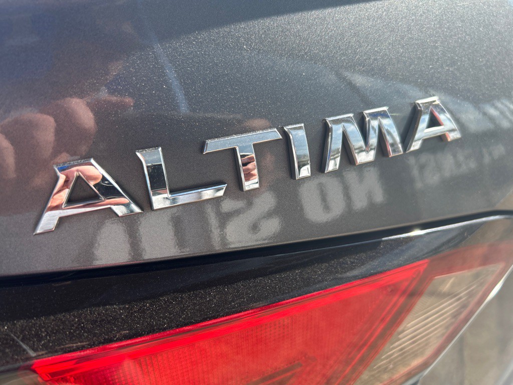 2021 Nissan Altima Image 24