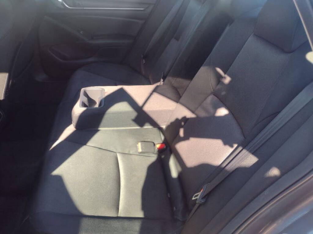 2019 Honda Accord Image 17