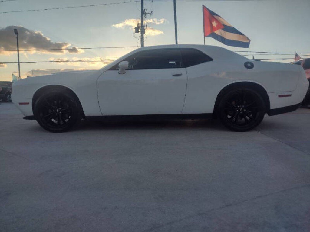 2018 Dodge Challenger Image 2