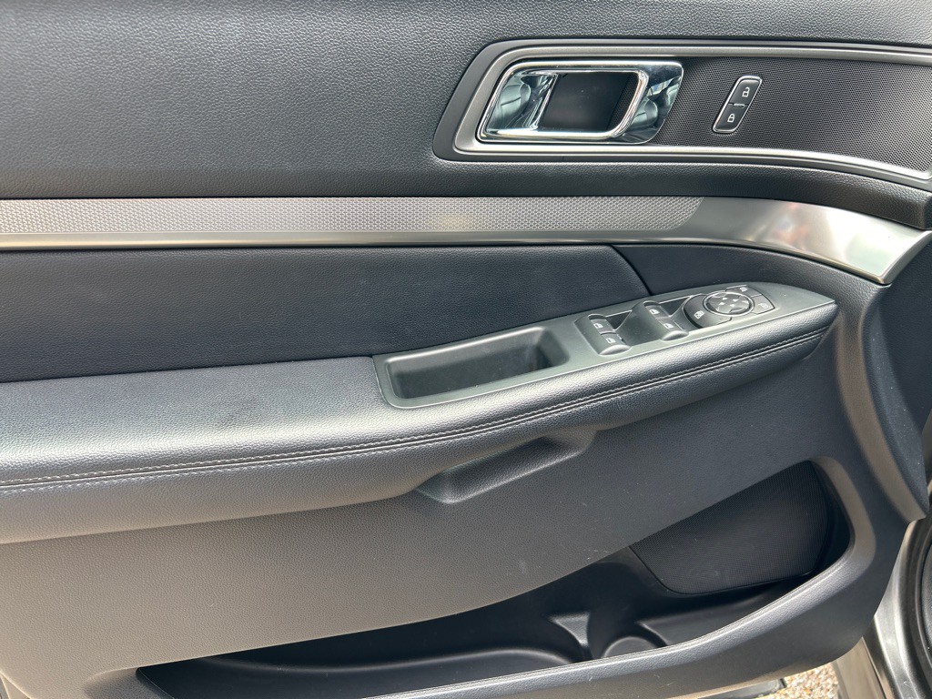 2019 Ford Explorer Image 8