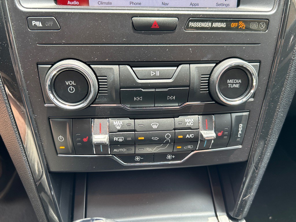 2019 Ford Explorer Image 16