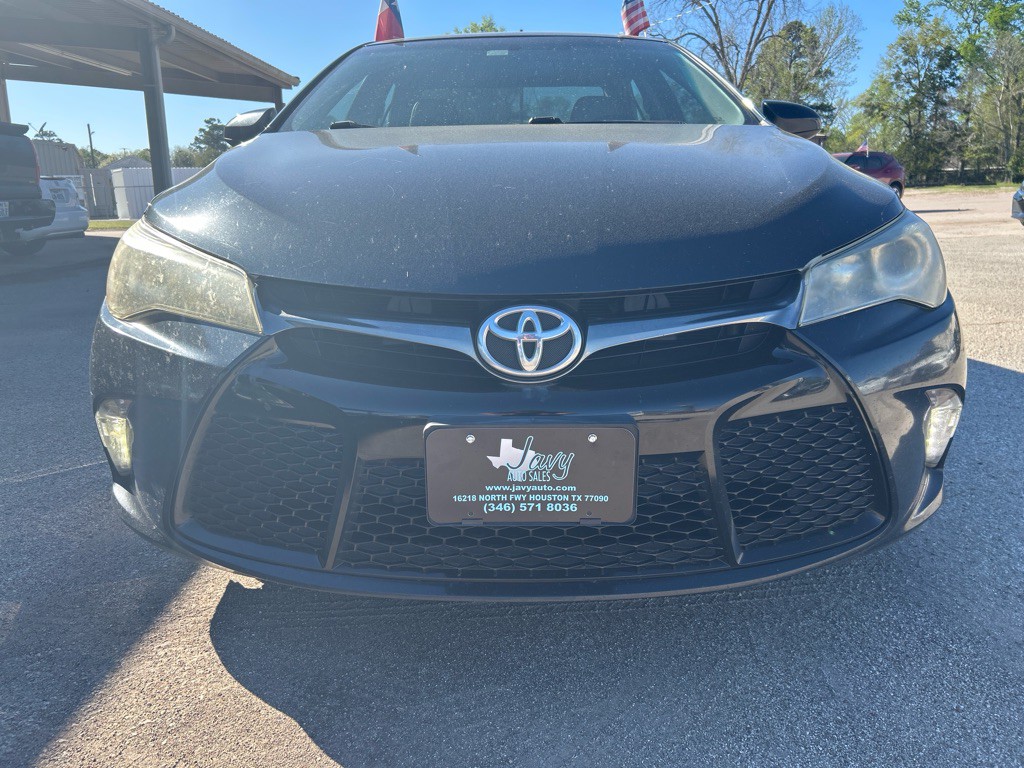 2016 Toyota Camry Image 2