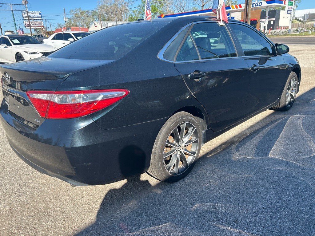 2016 Toyota Camry Image 5