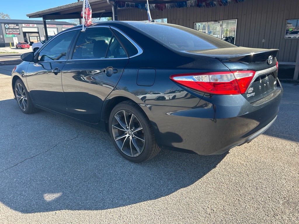 2016 Toyota Camry Image 7