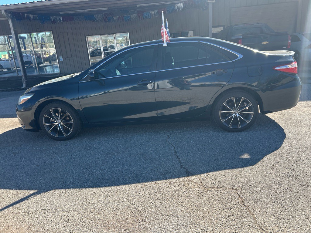 2016 Toyota Camry Image 8