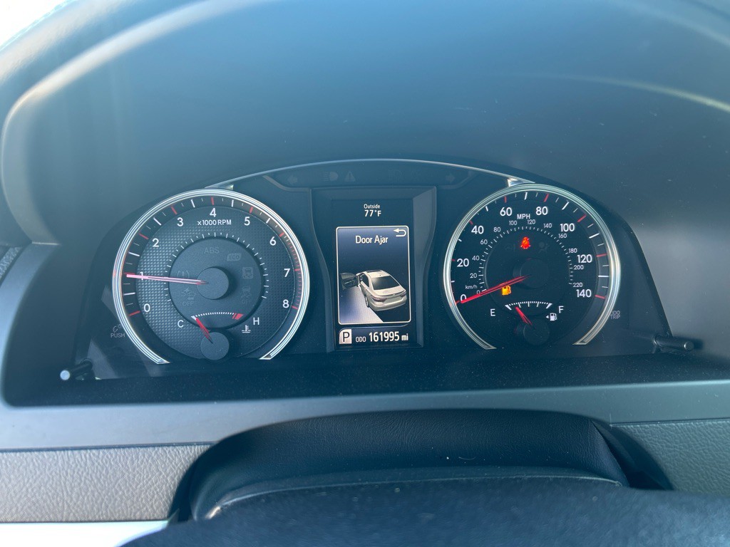 2016 Toyota Camry Image 12