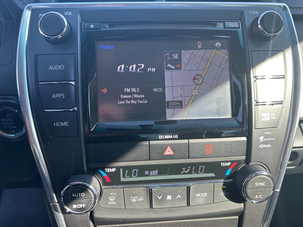 2016 Toyota Camry Image 14