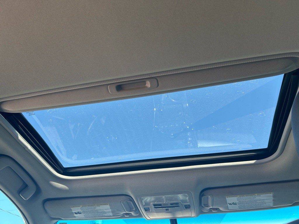 2016 Toyota Camry Image 19