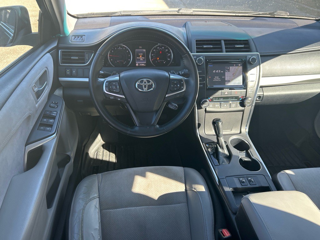 2016 Toyota Camry Image 20