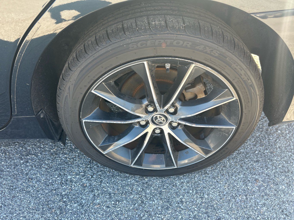 2016 Toyota Camry Image 23