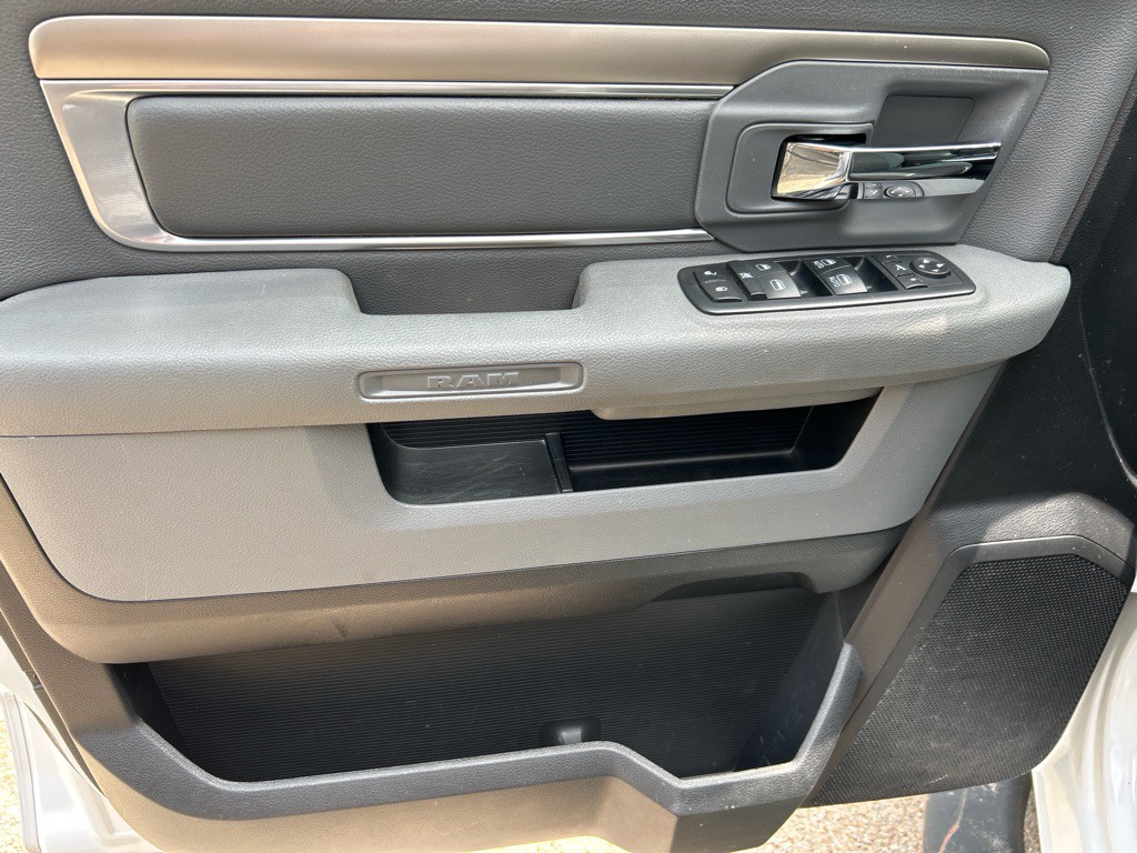2017 RAM 1500 Image 9