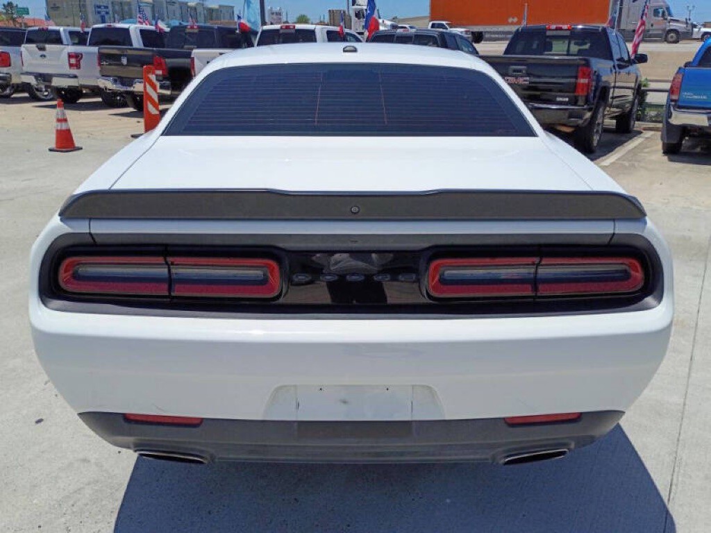 2021 Dodge Challenger Image 6