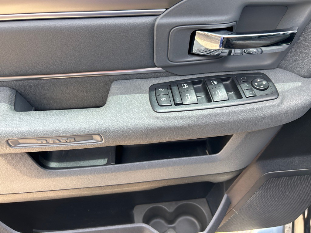 2016 RAM 1500 Image 9