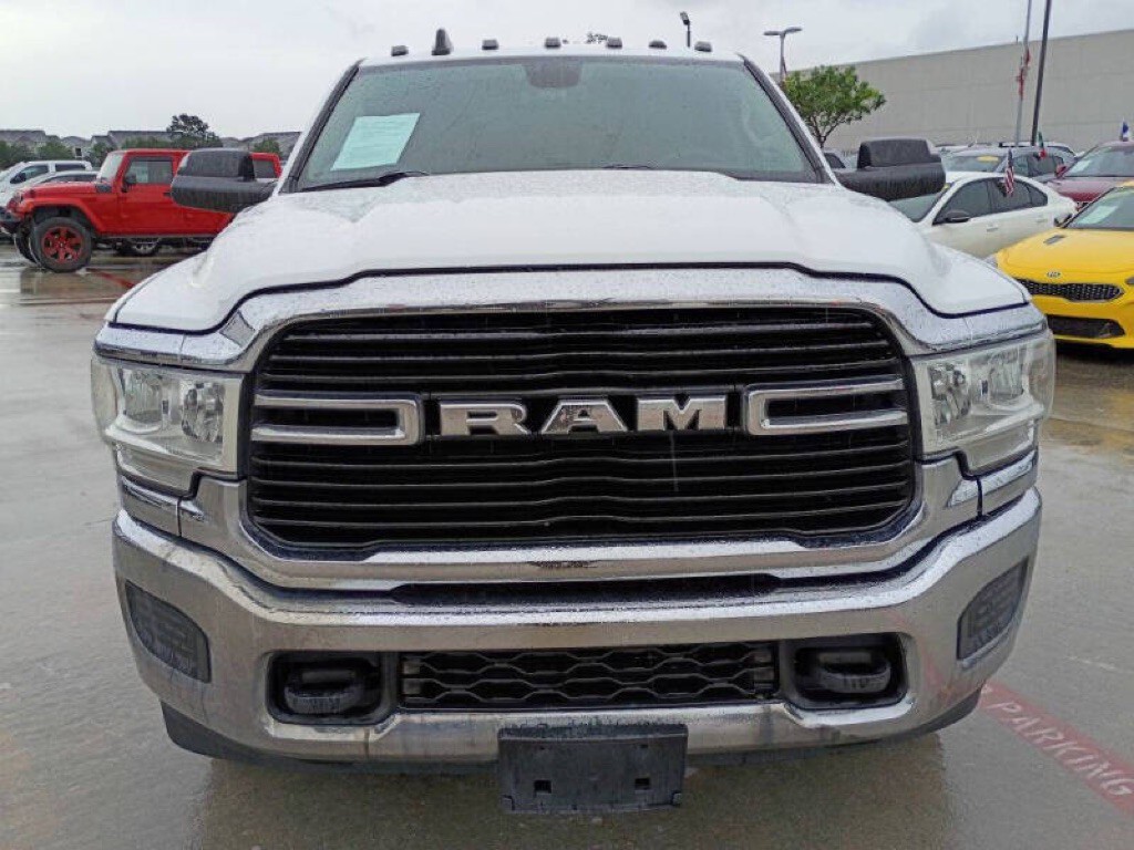 2019 RAM 3500 Image 2