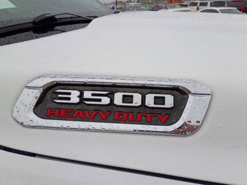 2019 RAM 3500 Image 9