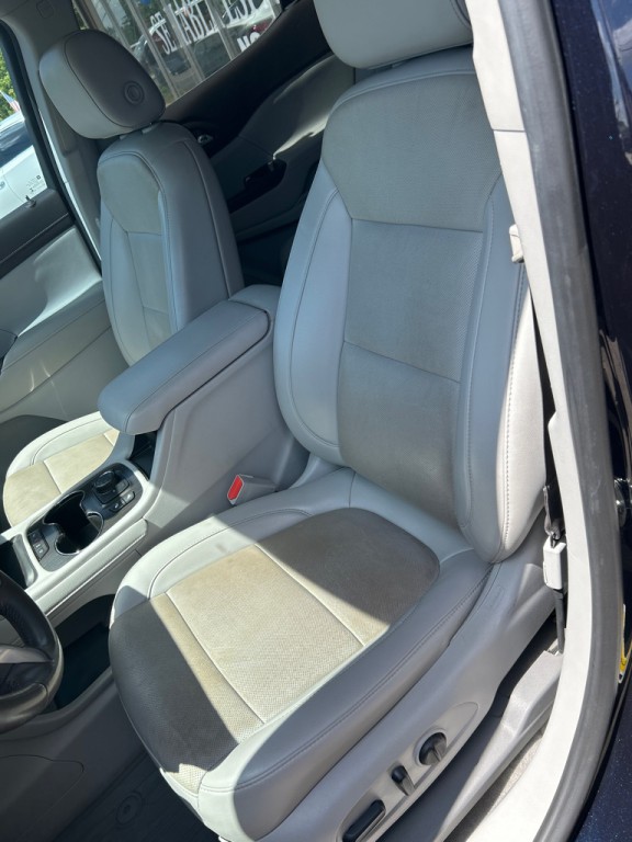 2021 GMC Acadia Image 9